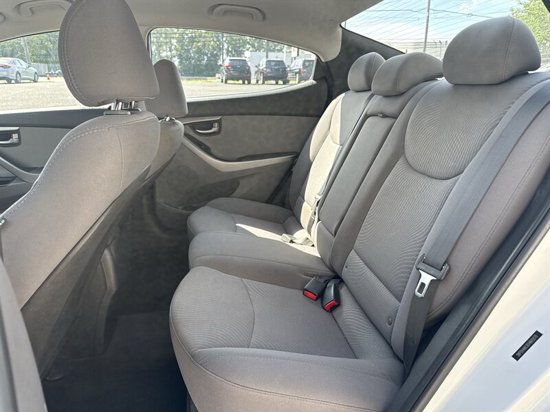 2016 Hyundai ELANTRA SE - Photo 9 - Bridgeton, NJ 08302