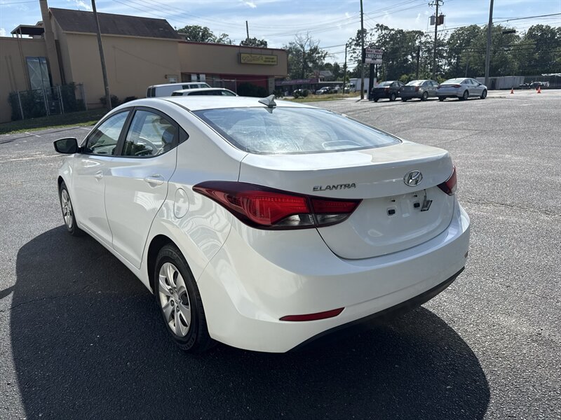 2016 Hyundai ELANTRA SE - Photo 4 - Bridgeton, NJ 08302