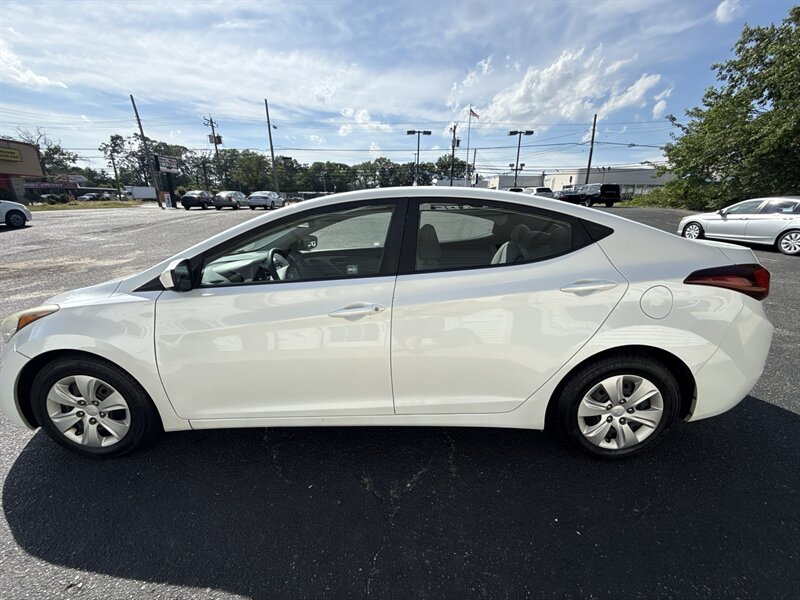 2016 Hyundai ELANTRA SE - Photo 3 - Bridgeton, NJ 08302