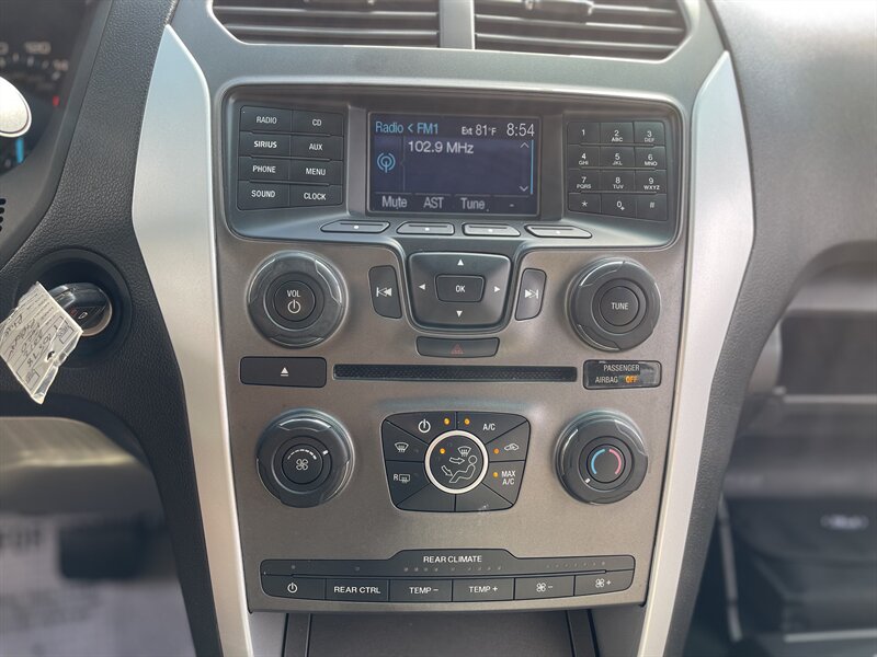 2012 Ford Explorer Base photo 21