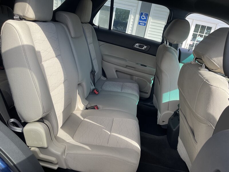 2012 Ford Explorer Base photo 15