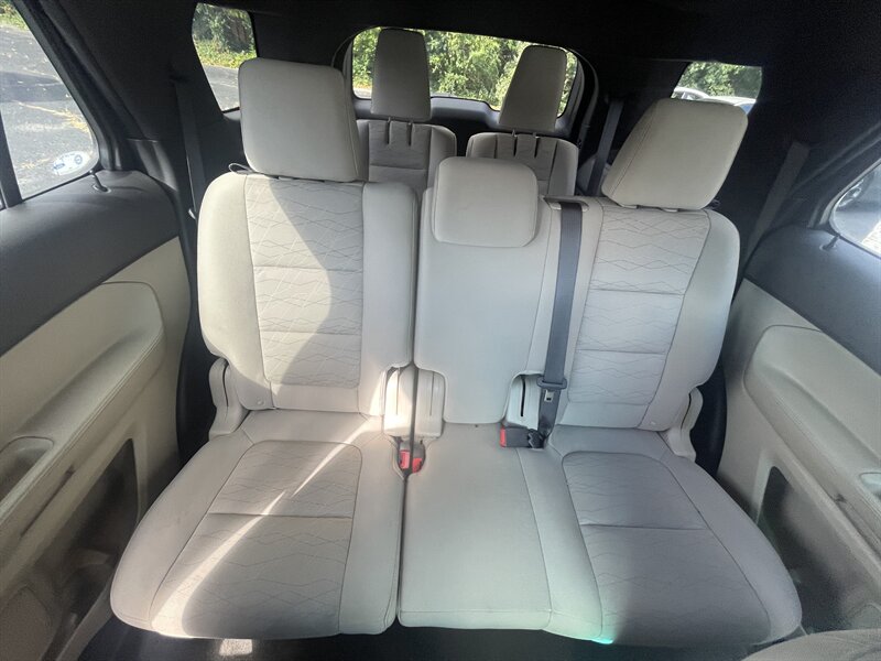 2012 Ford Explorer Base photo 16