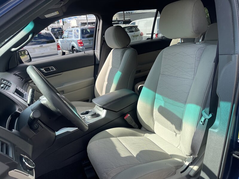 2012 Ford Explorer Base photo 10