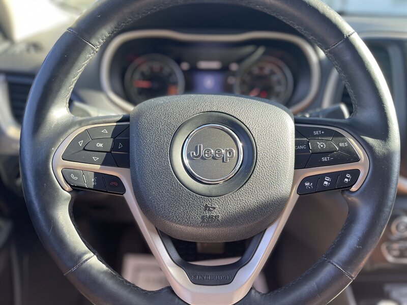 2014 Jeep Cherokee Limited photo 12