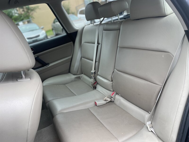2008 Subaru Outback 3.0 R photo 10