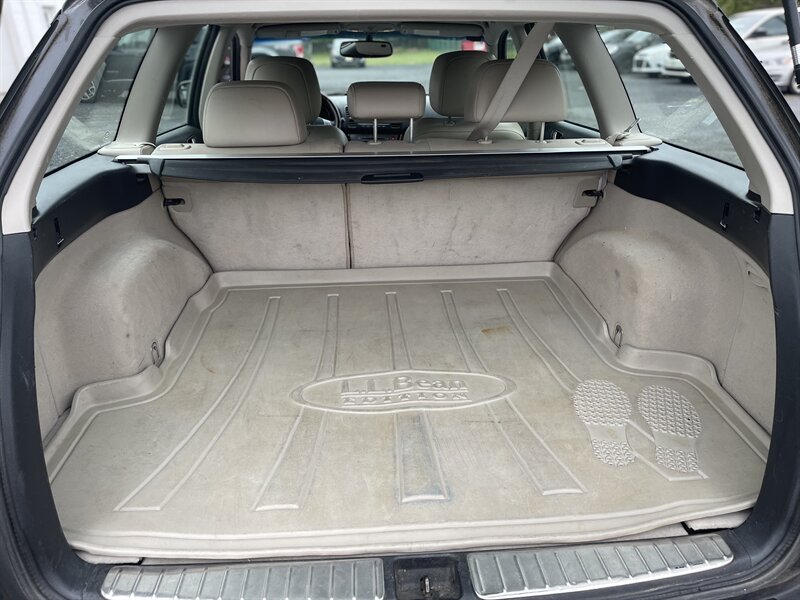 2008 Subaru Outback 3.0 R photo 11