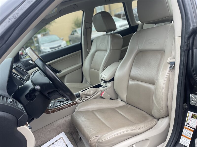 2008 Subaru Outback 3.0 R photo 9