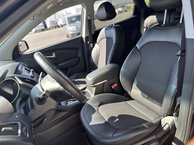 2012 Hyundai TUCSON GLS - Photo 10 - Bridgeton, NJ 08302