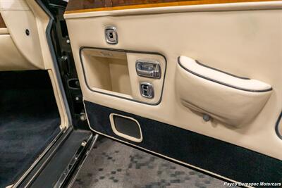 1989 Rolls-Royce Corniche II   - Photo 18 - Kingston, PA 18704