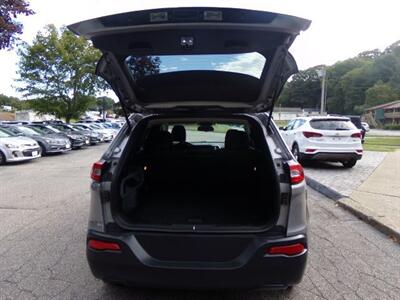 2018 Jeep Cherokee Latitude Plus - Photo 9 - Uncasville, CT 06382