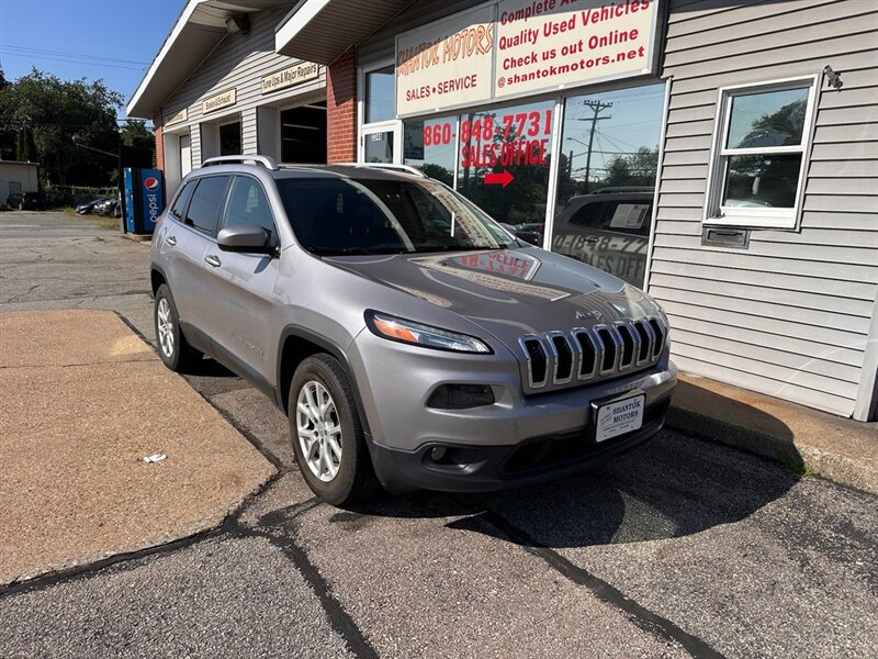 2018 Jeep Cherokee Latitude Plus   - Photo 1 - Groton, CT 06340