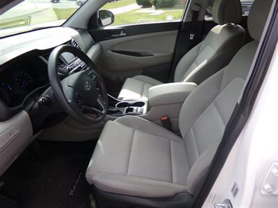 2016 Hyundai TUCSON 2.0L Premium - Photo 10 - Groton, CT 06340