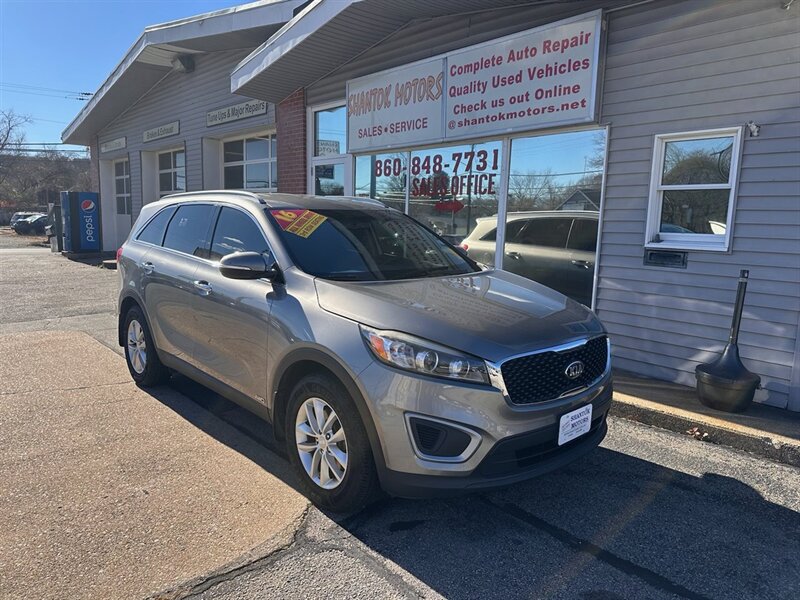 2018 Kia Sorento LX's photo