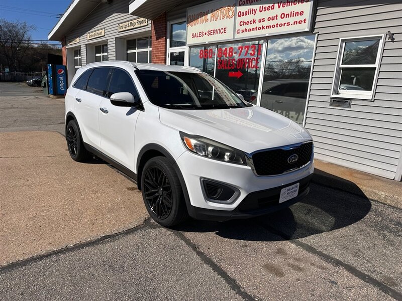 2017 Kia Sorento LX AT's photo