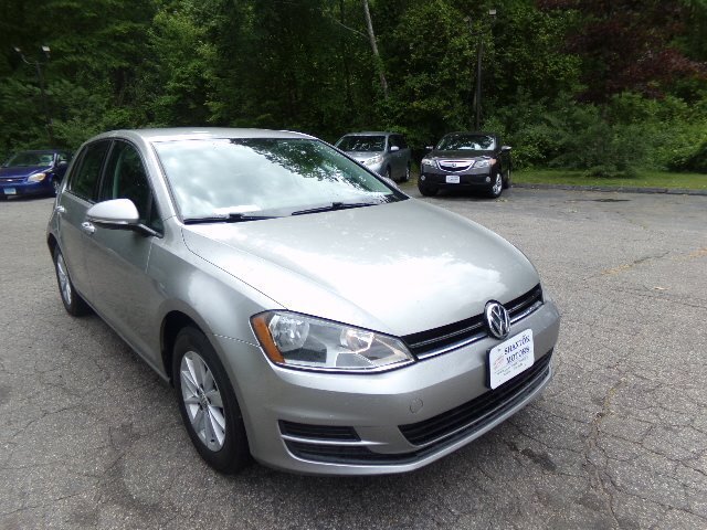 2017 Volkswagen Golf TSI S 4-Door Auto's photo