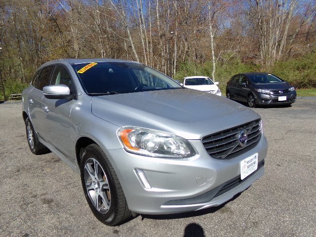 2015 Volvo XC60 T6   - Photo 1 - Groton, CT 06340