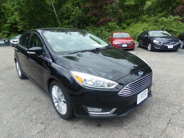 2018 Ford Focus Hatch Titanium's photo