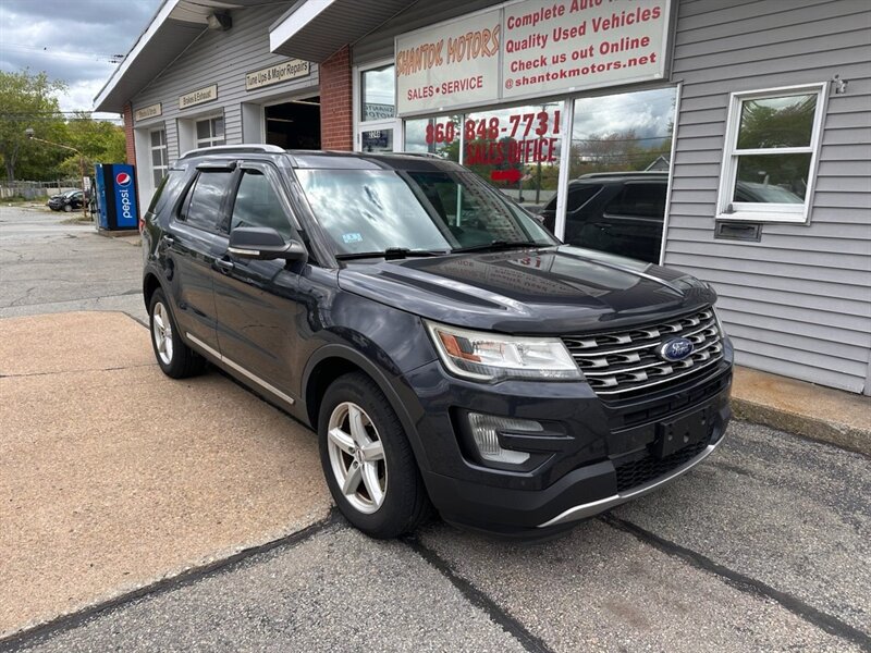 2017 Ford Explorer XLT   - Photo 1 - Uncasville, CT 06382