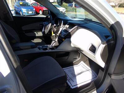 2017 Chevrolet Equinox LT   - Photo 13 - Groton, CT 06340