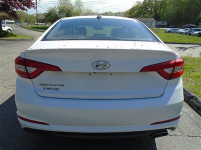 2017 Hyundai SONATA SE   - Photo 8 - Groton, CT 06340