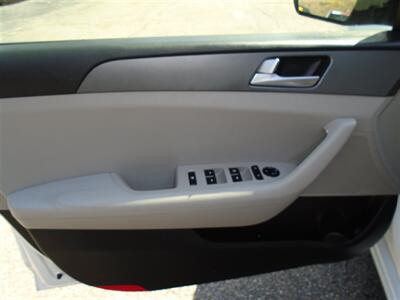 2017 Hyundai SONATA SE   - Photo 19 - Groton, CT 06340