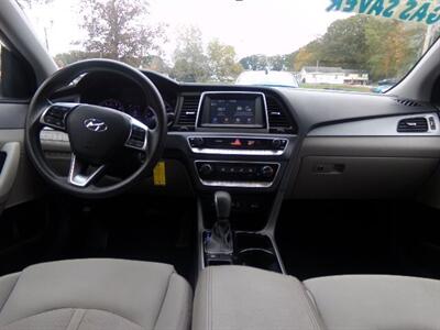 2018 Hyundai SONATA SE - Photo 14 - Uncasville, CT 06382
