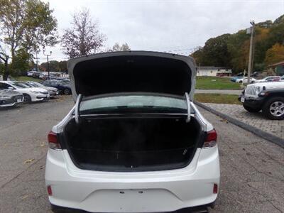 2018 Hyundai SONATA SE - Photo 9 - Uncasville, CT 06382