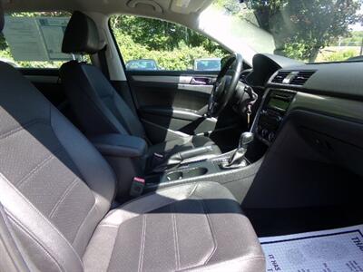 2015 Volkswagen Passat 1.8T Wolfsburg Editi - Photo 11 - Uncasville, CT 06382
