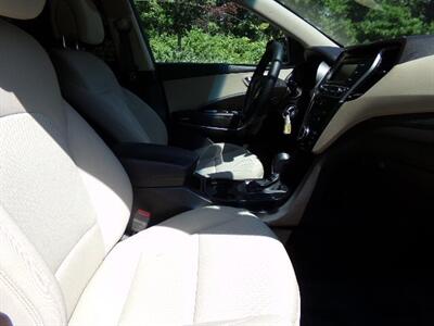 2017 Hyundai SANTA FE Sport 2.4L - Photo 11 - Groton, CT 06340