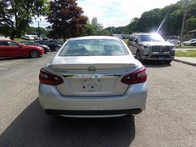 2017 Nissan Altima 2.5 SR - Photo 6 - Groton, CT 06340