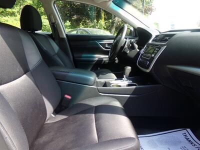 2017 Nissan Altima 2.5 SR - Photo 11 - Groton, CT 06340