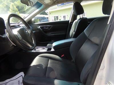 2017 Nissan Altima 2.5 SR - Photo 12 - Groton, CT 06340