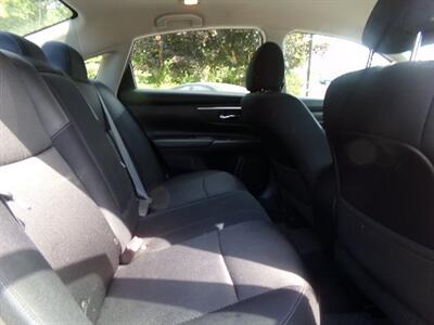 2017 Nissan Altima 2.5 SR - Photo 10 - Groton, CT 06340