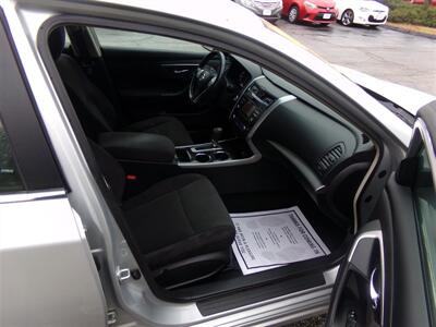 2013 Nissan Altima 2.5 SV - Photo 13 - Groton, CT 06340