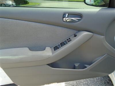 2012 Nissan Altima 2.5 S   - Photo 17 - Groton, CT 06340