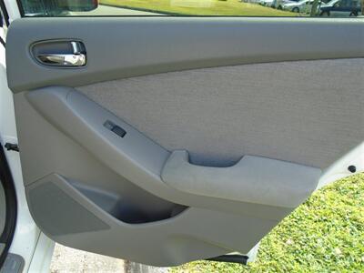 2012 Nissan Altima 2.5 S   - Photo 19 - Groton, CT 06340