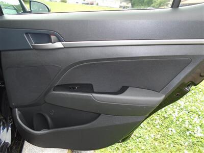 2018 Hyundai ELANTRA SEL   - Photo 19 - Uncasville, CT 06382