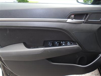 2018 Hyundai ELANTRA SEL   - Photo 17 - Uncasville, CT 06382