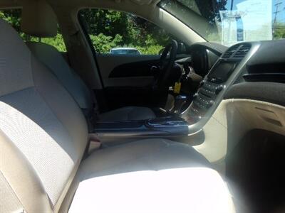 2013 Chevrolet Malibu LT - Photo 12 - Uncasville, CT 06382