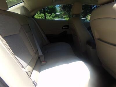 2013 Chevrolet Malibu LT - Photo 13 - Uncasville, CT 06382