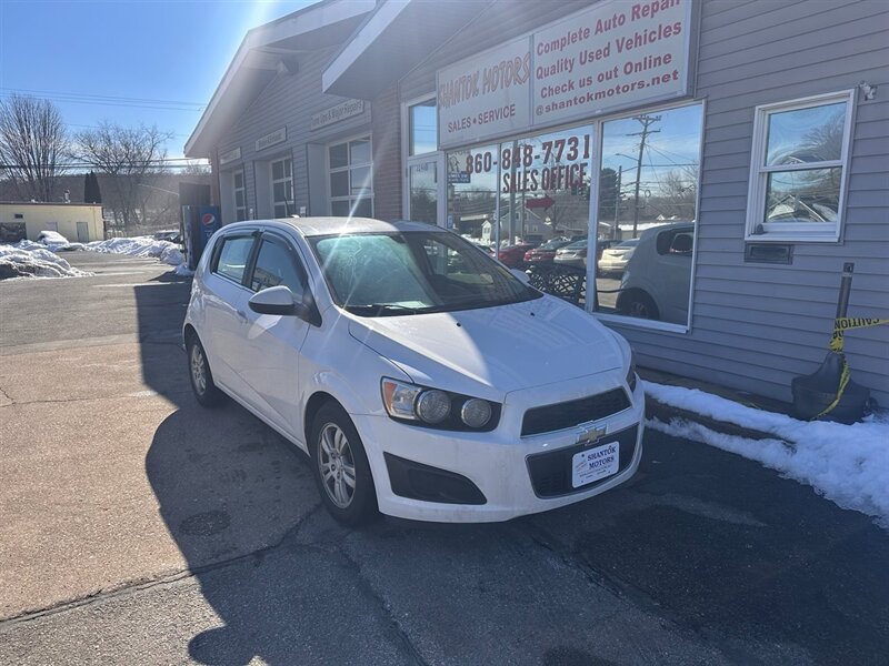 2015 Chevrolet Sonic LT Auto   - Photo 1 - Uncasville, CT 06382