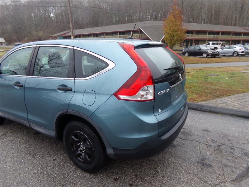 2014 Honda CR-V LX photo 3
