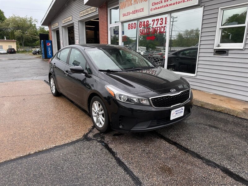 2017 Kia Forte S AT's photo