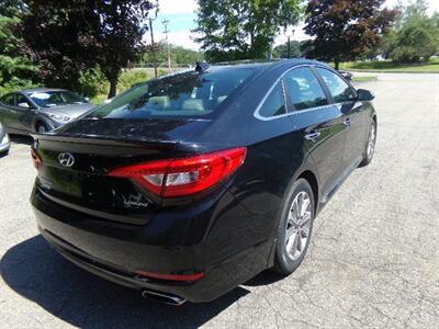 2017 Hyundai SONATA Limited - Photo 7 - Uncasville, CT 06382
