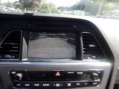 2017 Hyundai SONATA Limited - Photo 16 - Uncasville, CT 06382