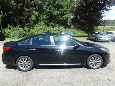 2017 Hyundai SONATA Limited - Photo 8 - Uncasville, CT 06382