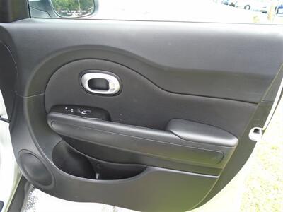 2018 Kia Soul +   - Photo 20 - Uncasville, CT 06382
