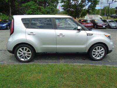 2018 Kia Soul +   - Photo 8 - Uncasville, CT 06382