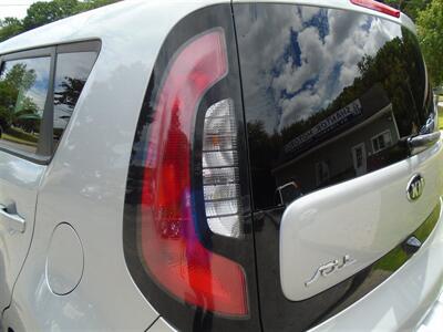 2018 Kia Soul +   - Photo 11 - Uncasville, CT 06382