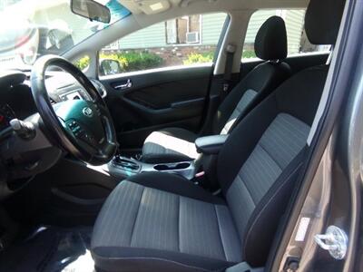 2016 Kia Forte5 EX - Photo 13 - Uncasville, CT 06382